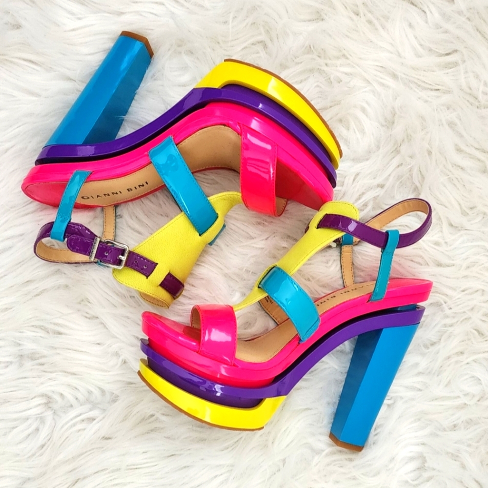 Shoes - Picture 2 of 4